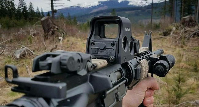 weapons light, AR-15, EOTech, sights, Magpul, SHTF, prepper, preparedness